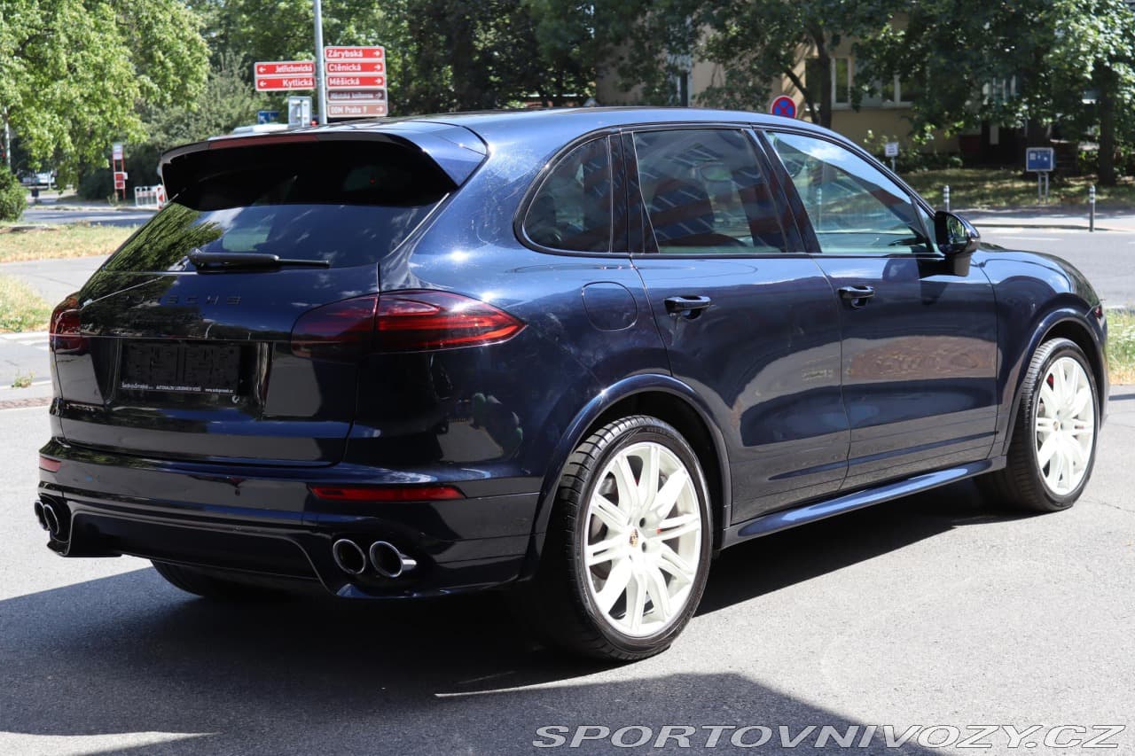 2016 Porsche CAYENNE - 11