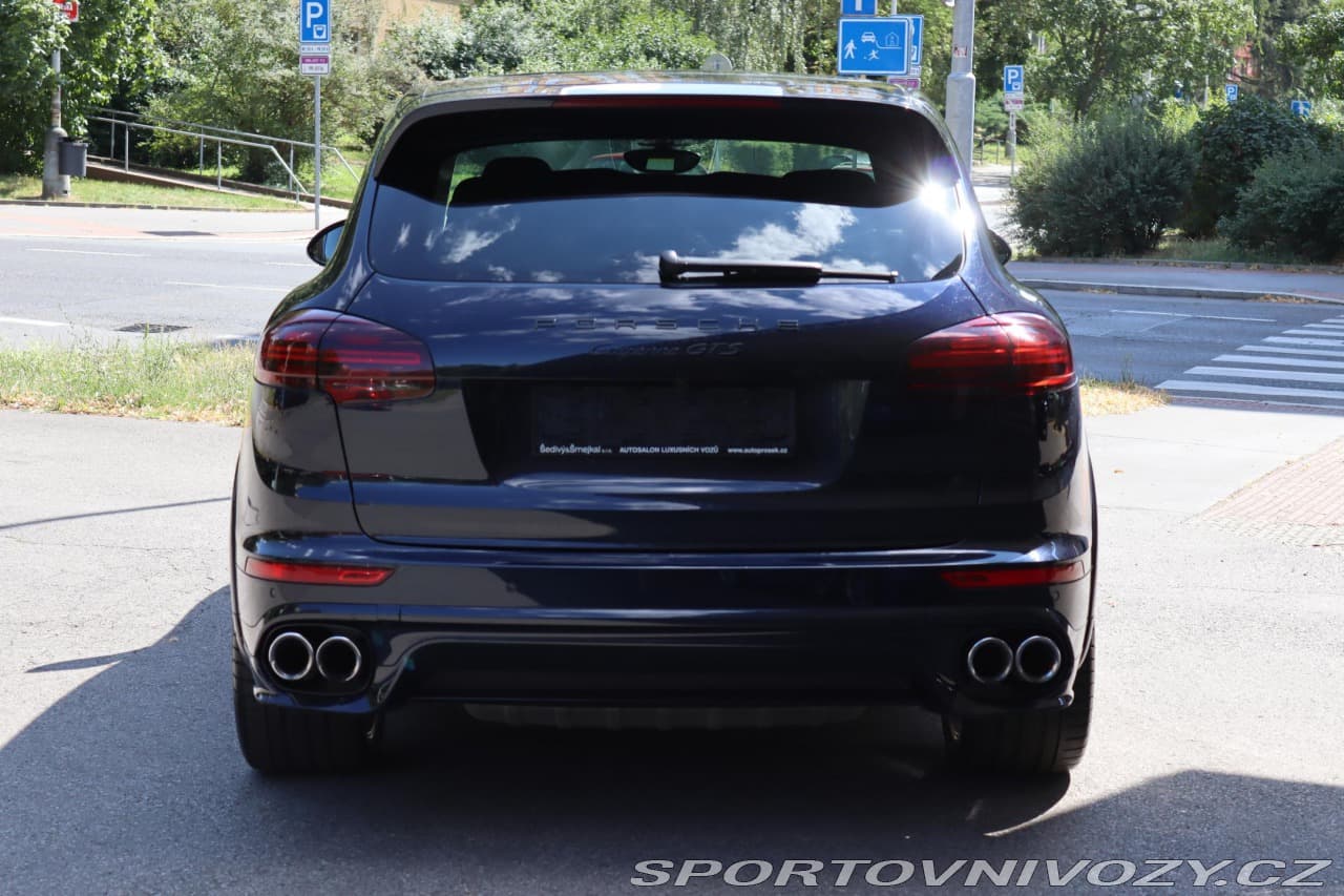 2016 Porsche CAYENNE - 12