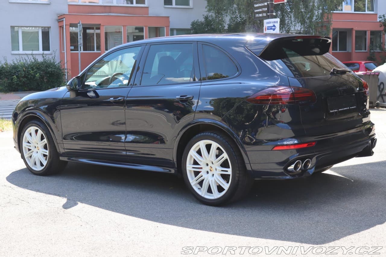 2016 Porsche CAYENNE - 14