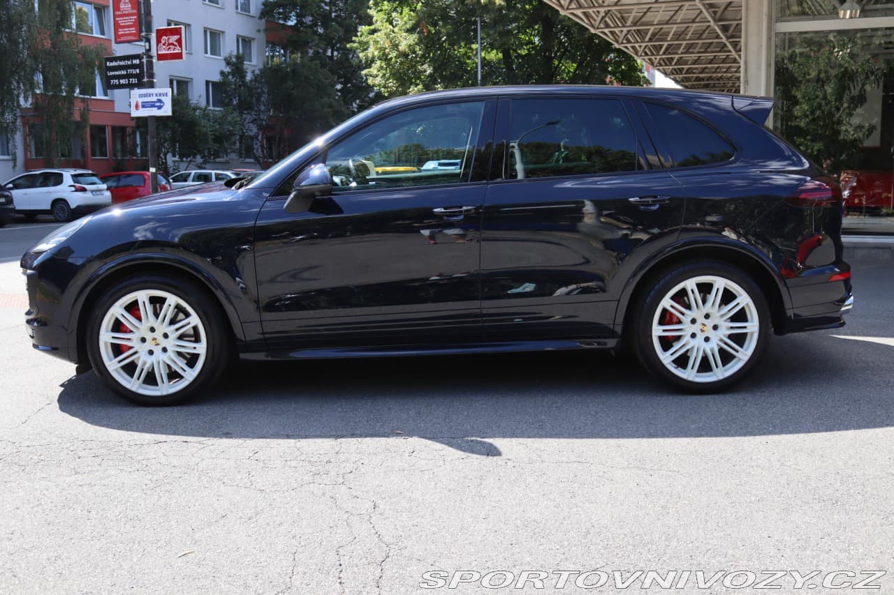 2016 Porsche CAYENNE - 15