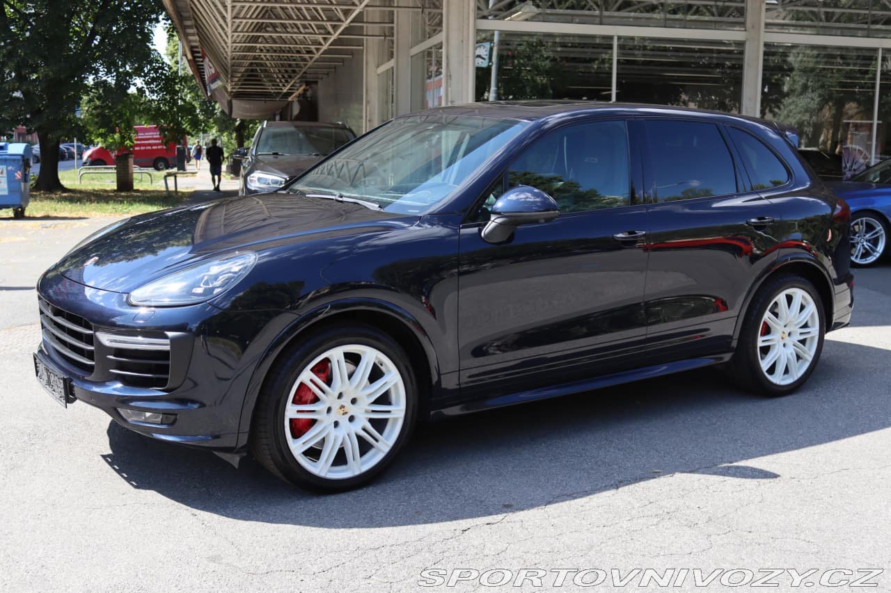 2016 Porsche CAYENNE - 16