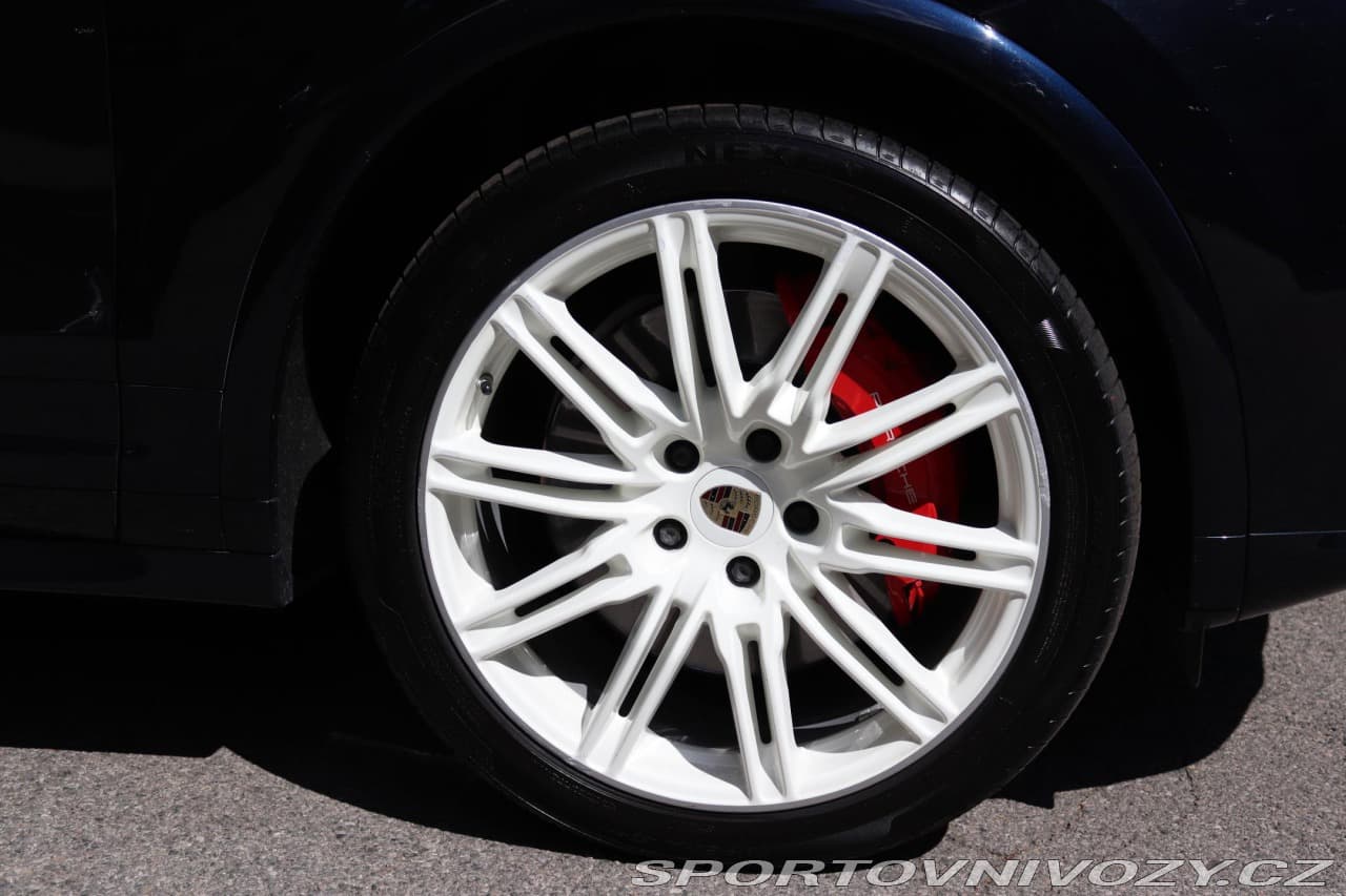 2016 Porsche CAYENNE - 18