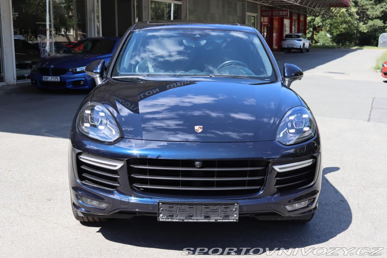 2016 Porsche CAYENNE - 2