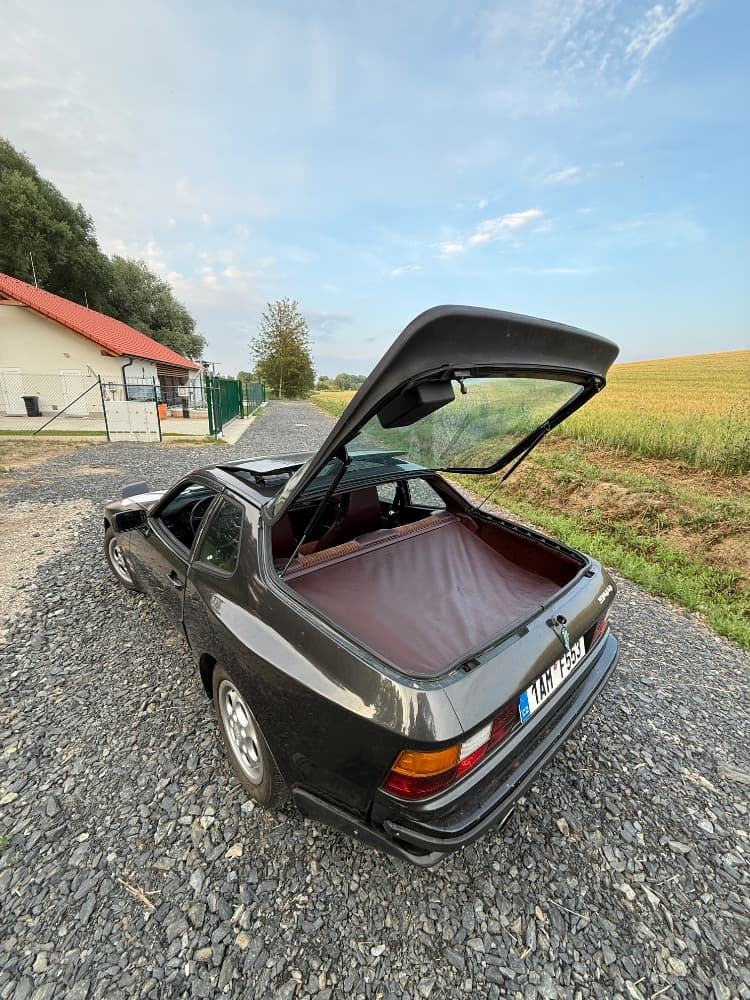 1986 Porsche 944 - 16