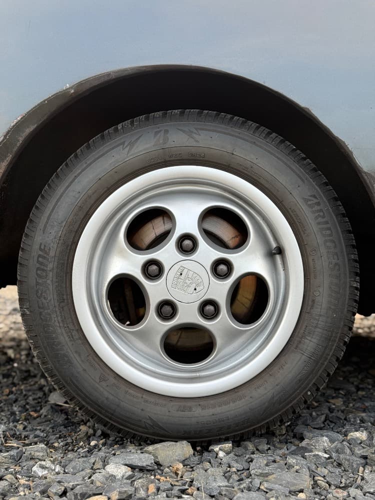 1986 Porsche 944 - 2