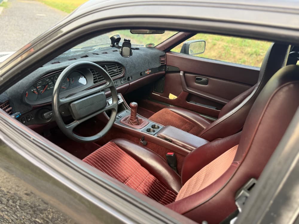 1986 Porsche 944 - 7