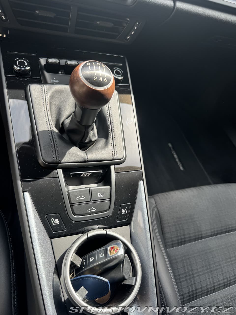 2025 Porsche 911 - 13