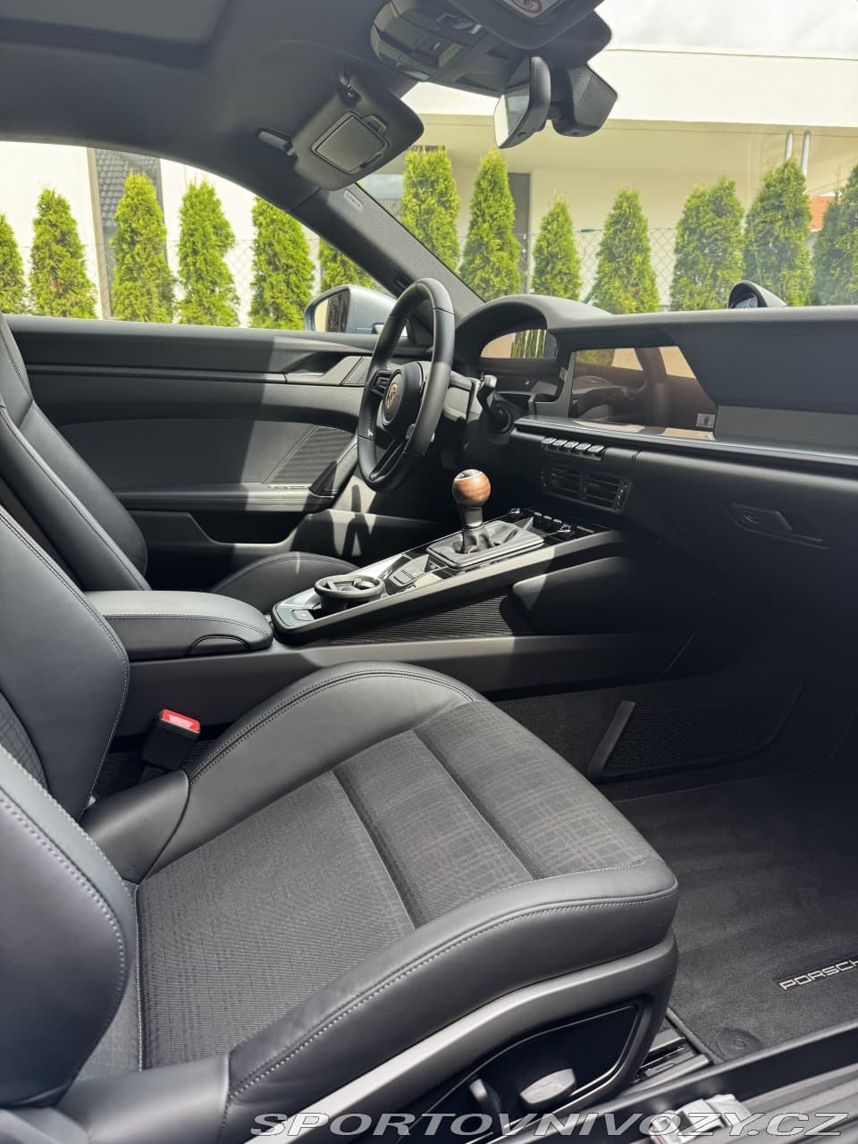 2025 Porsche 911 - 14