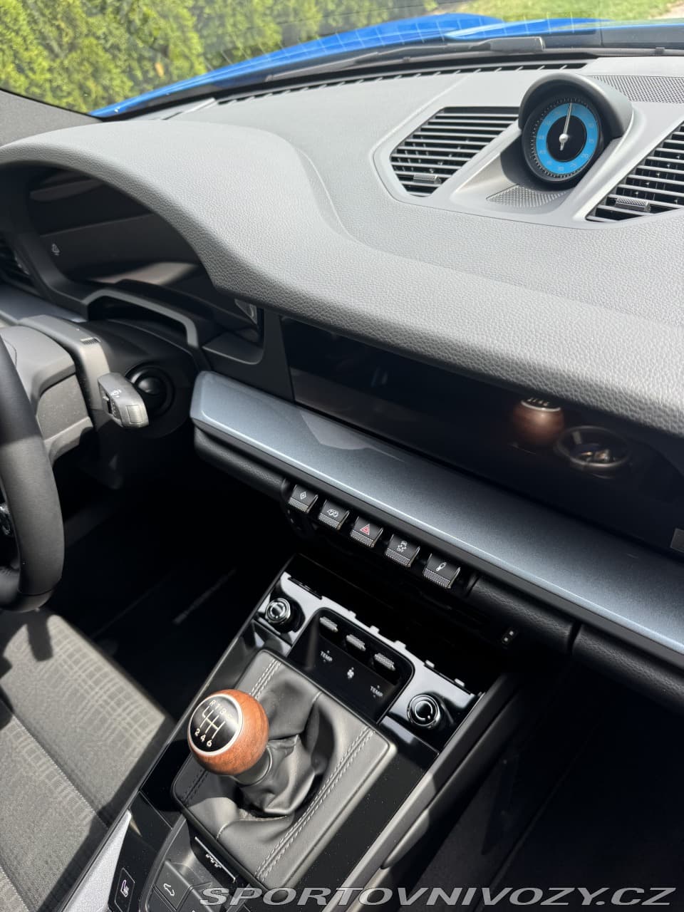 2025 Porsche 911 - 17