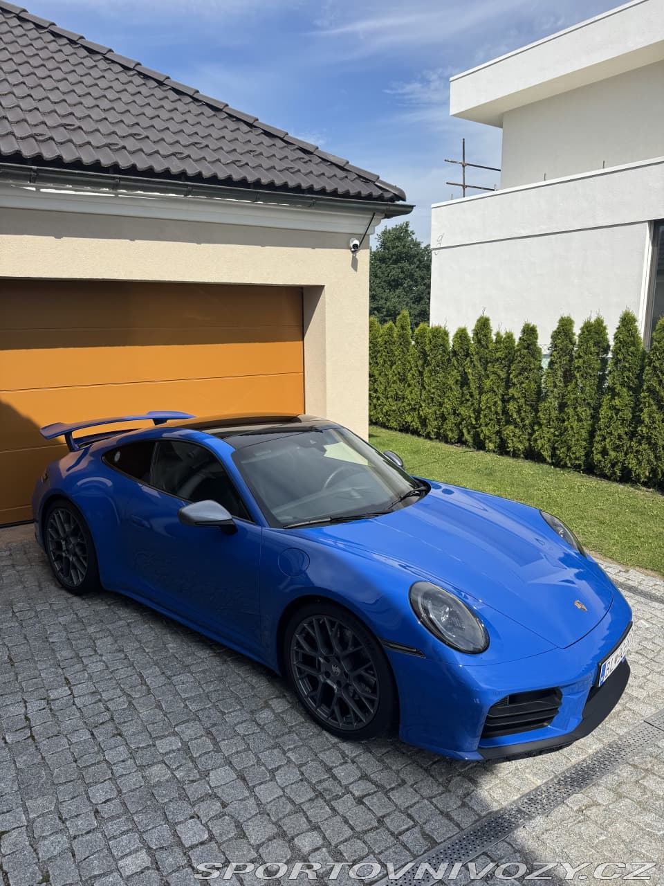 2025 Porsche 911 - 4