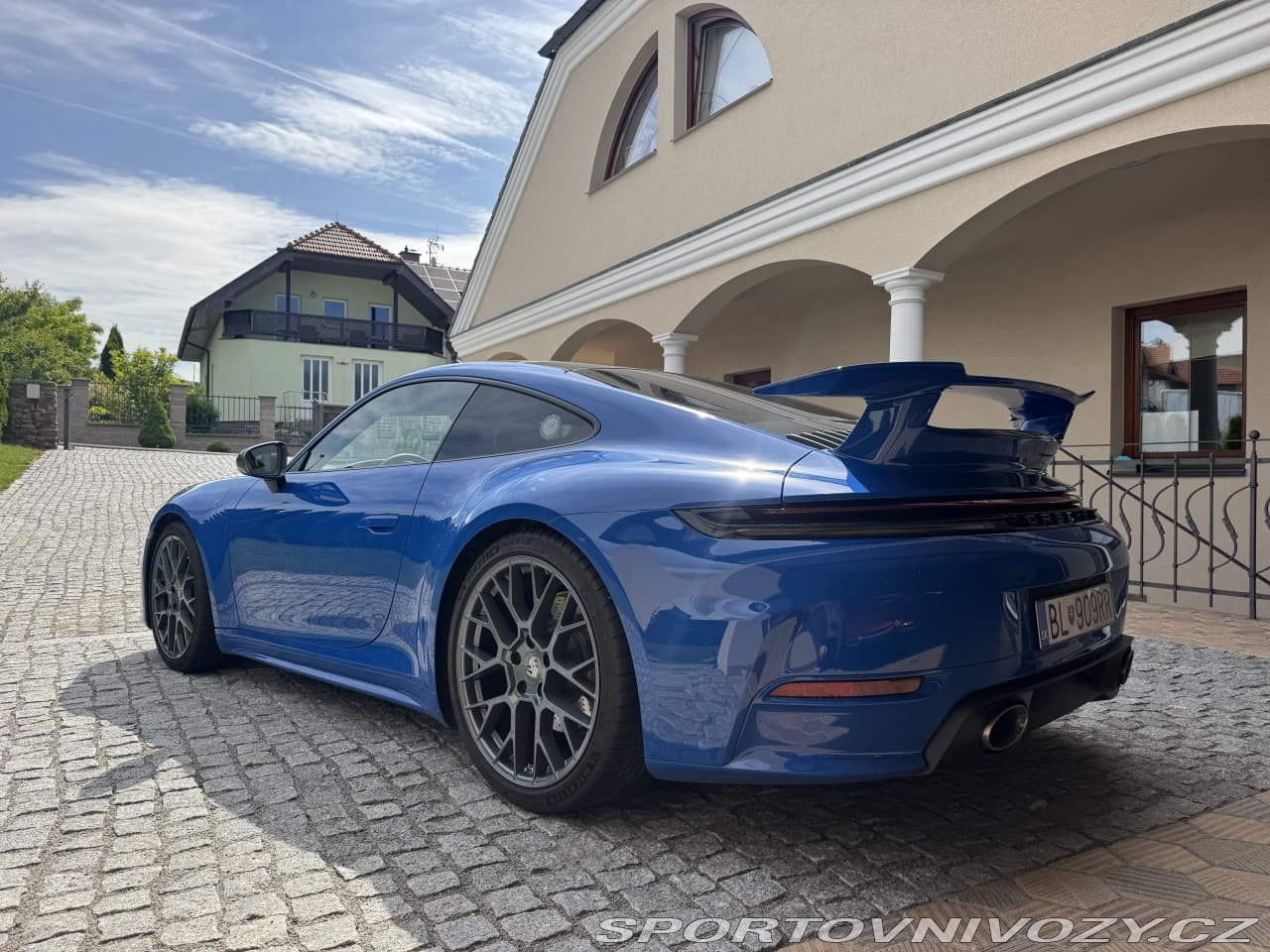 2025 Porsche 911 - 8