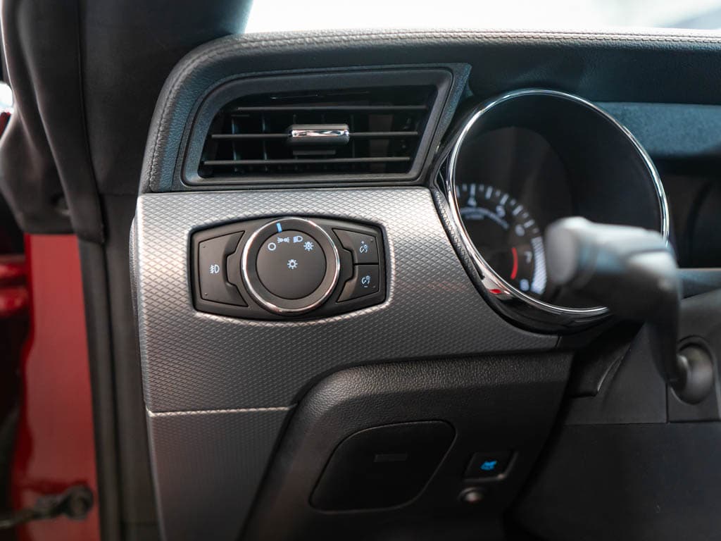 2016 Ford MUSTANG - 19