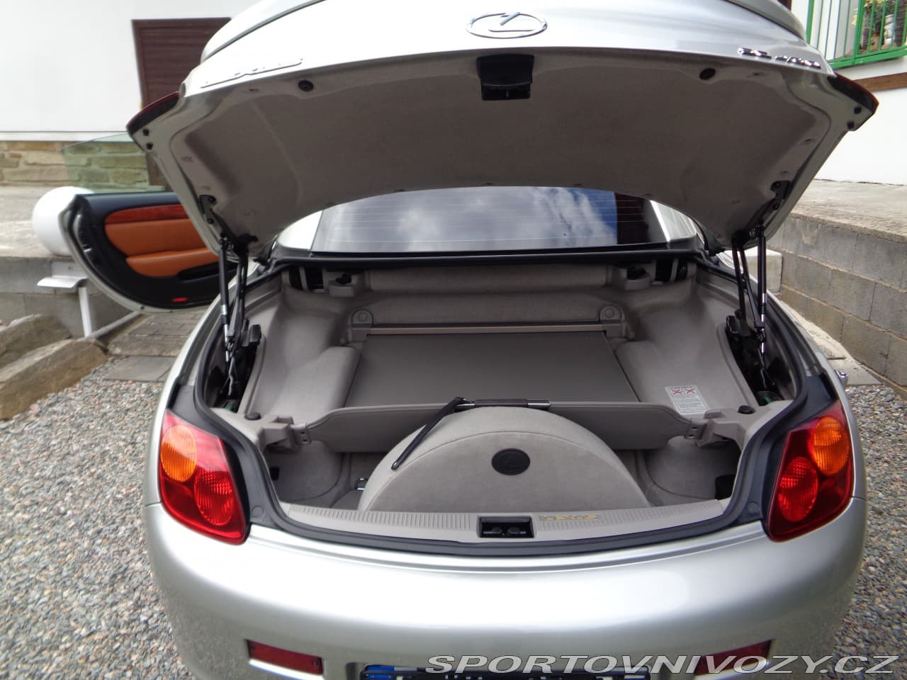 2002 Lexus SC - 10