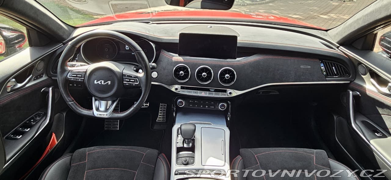 2022 Kia STINGER - 11