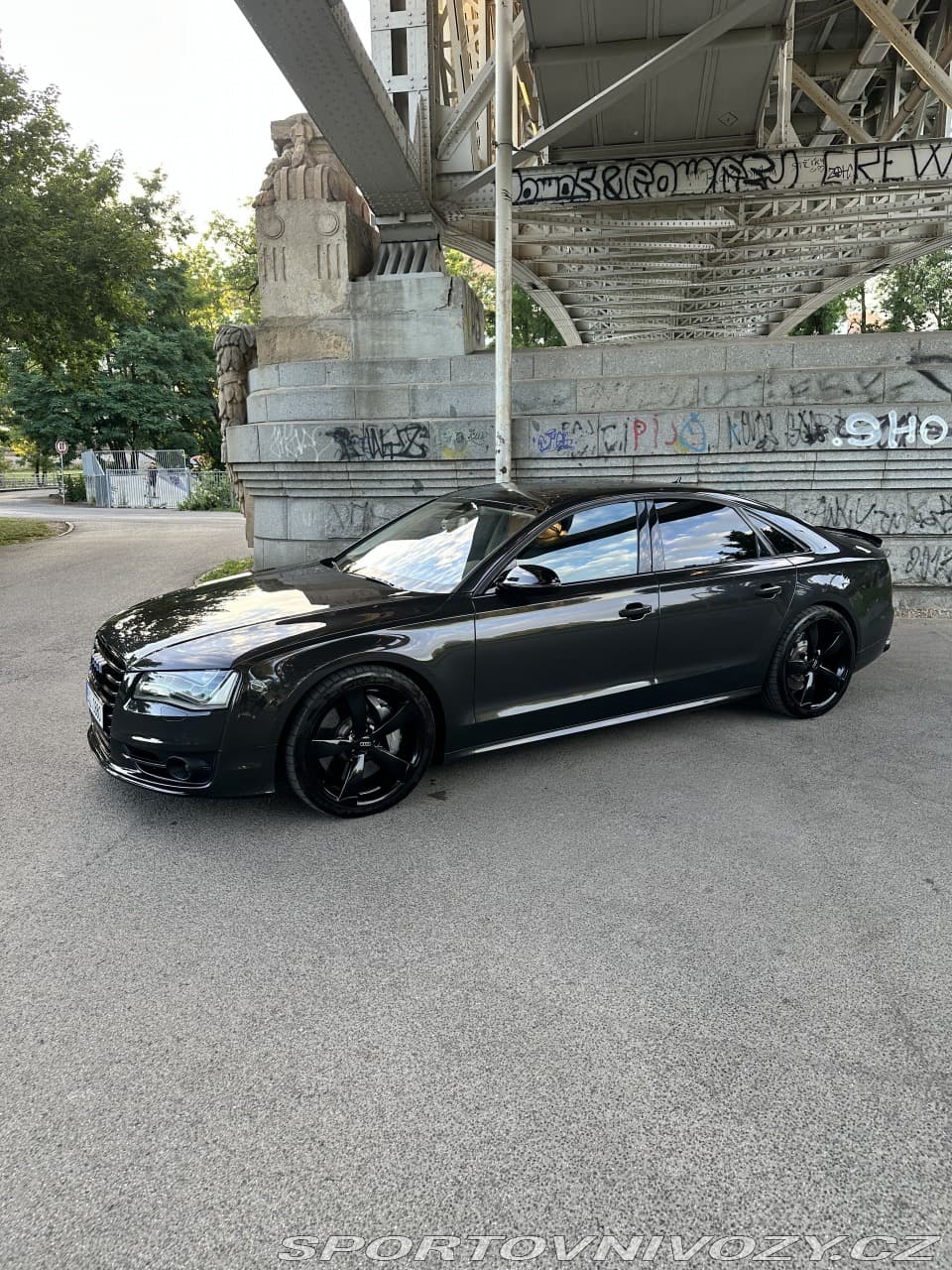 2013 Audi S8 - 10