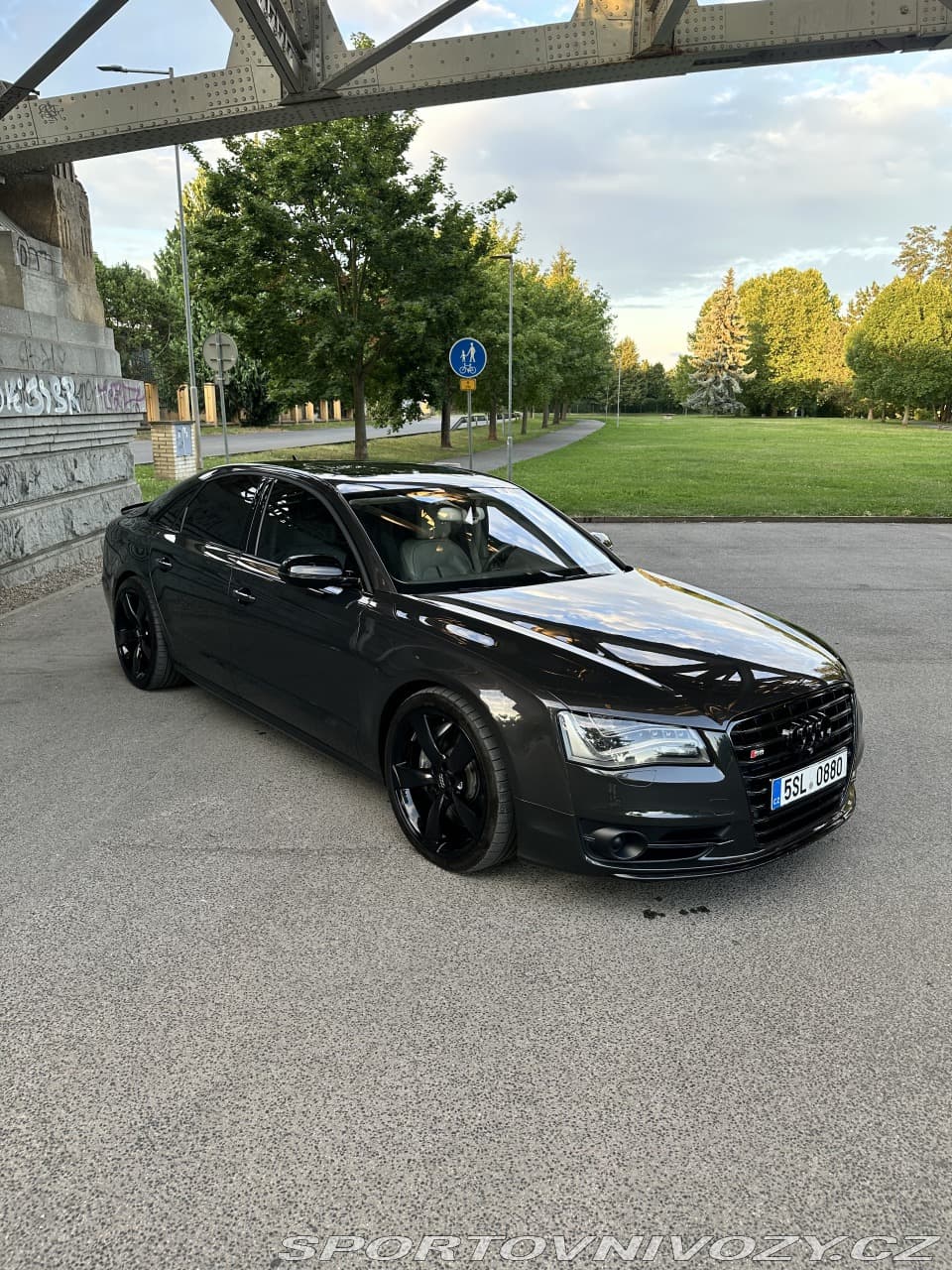 2013 Audi S8 - 3
