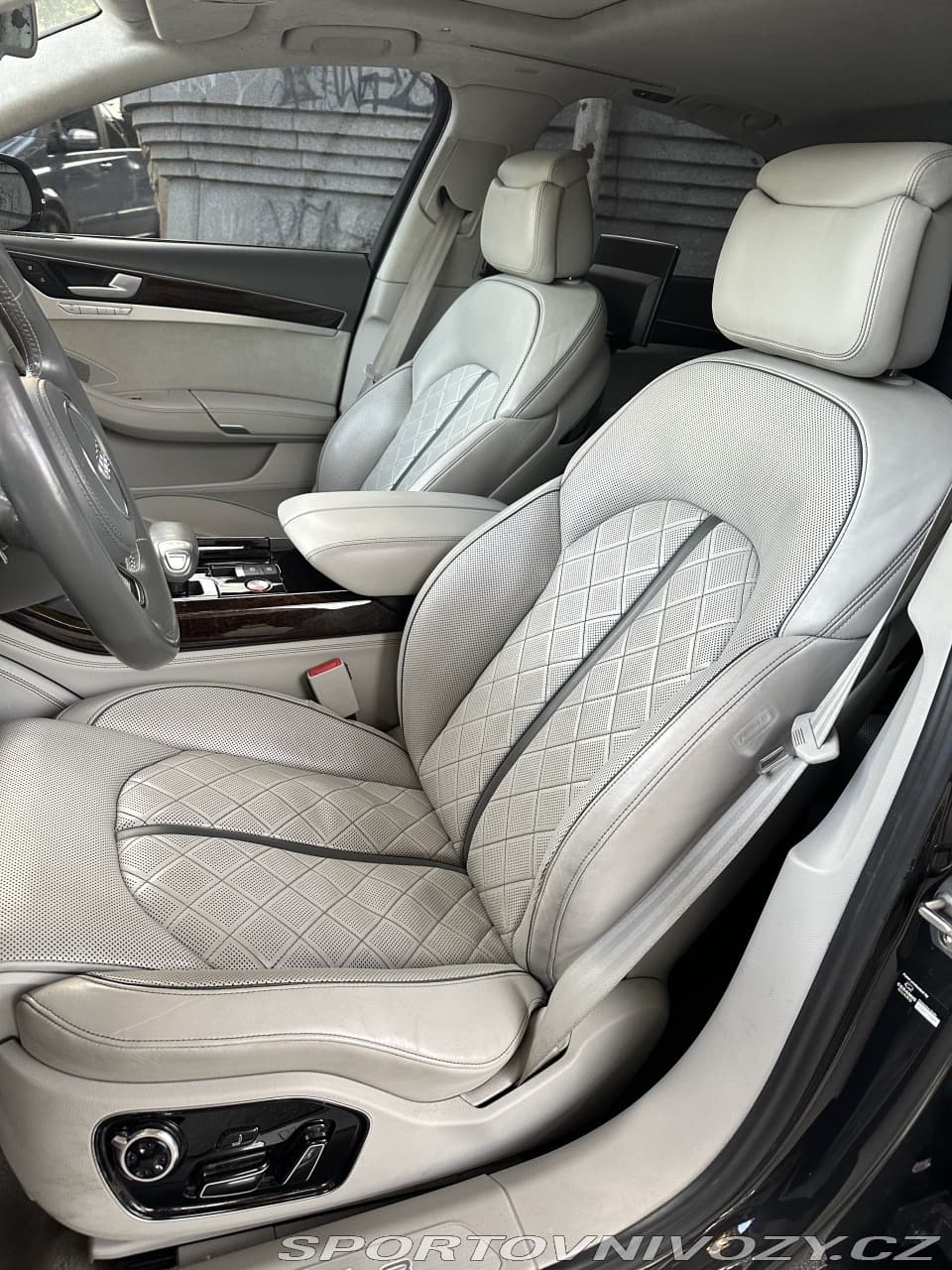 2013 Audi S8 - 8