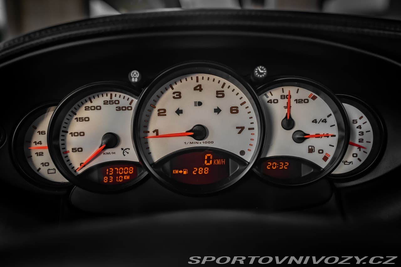 2001 Porsche 911 - 13