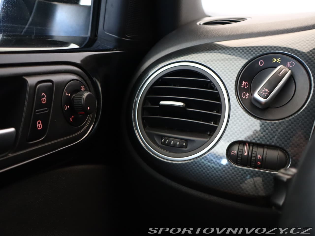 2012 Volkswagen BEETLE - 15