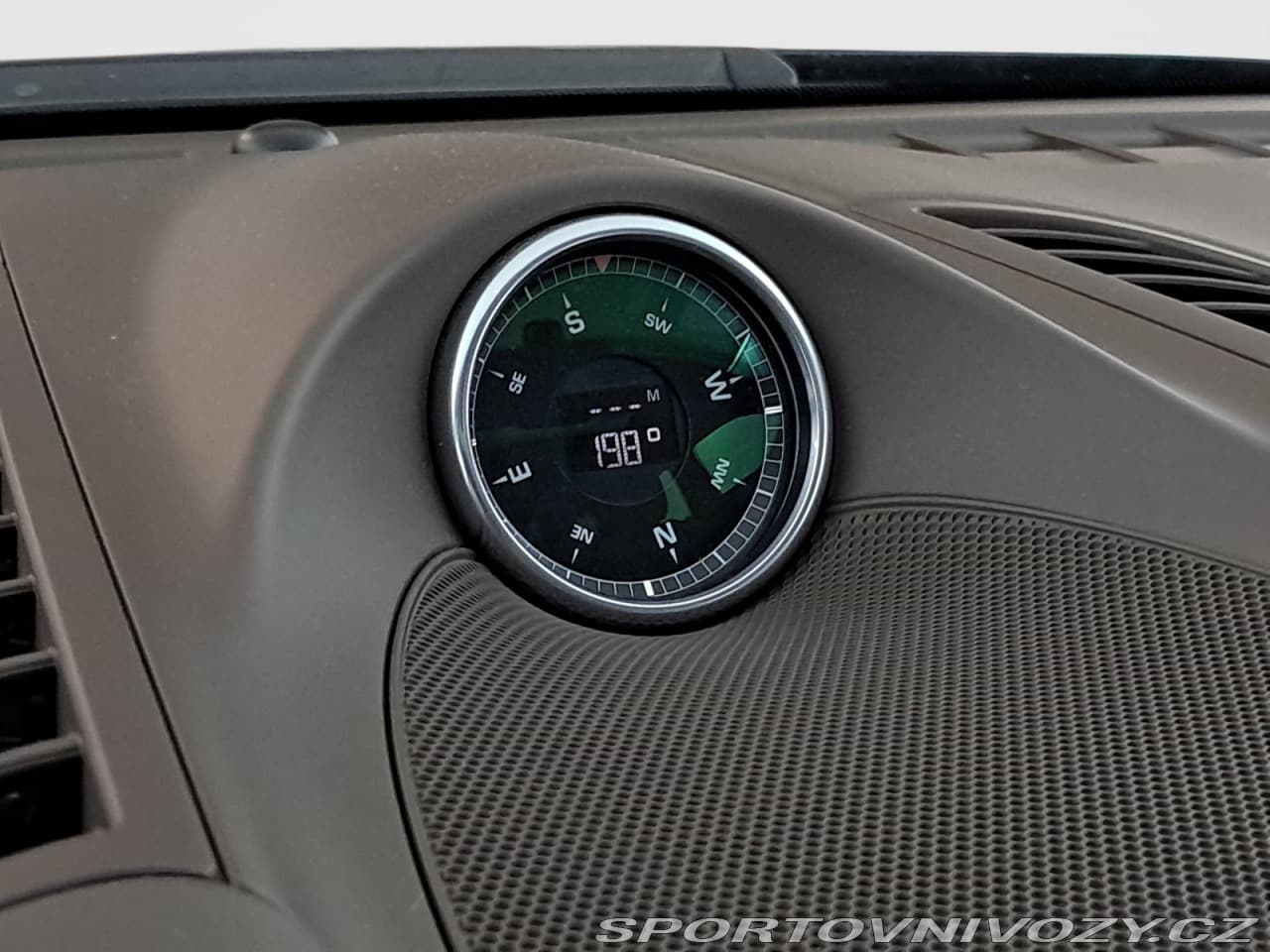 2011 Porsche CAYENNE - 17