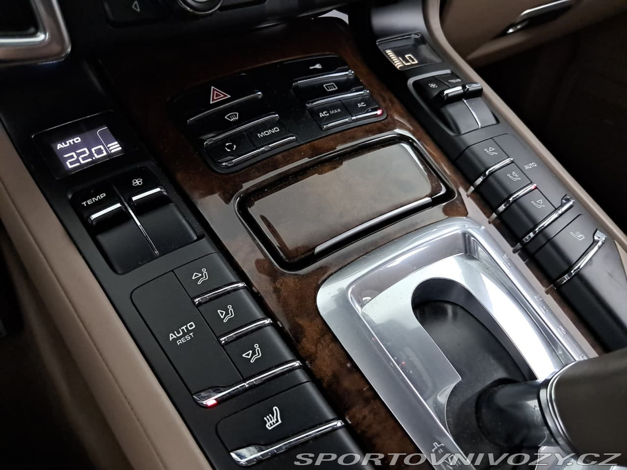 2011 Porsche CAYENNE - 19