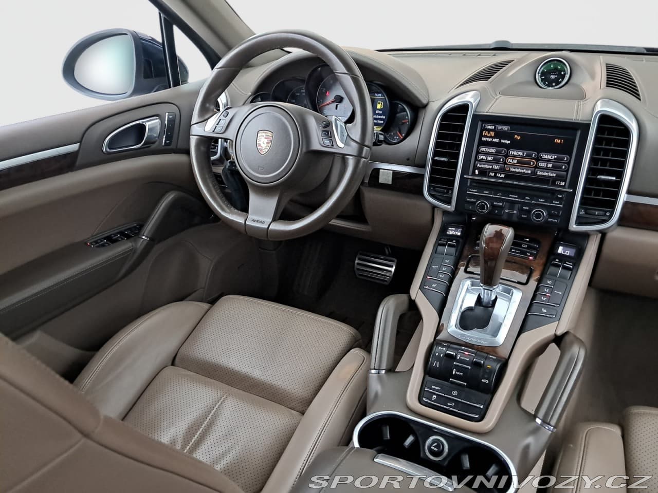 2011 Porsche CAYENNE - 7
