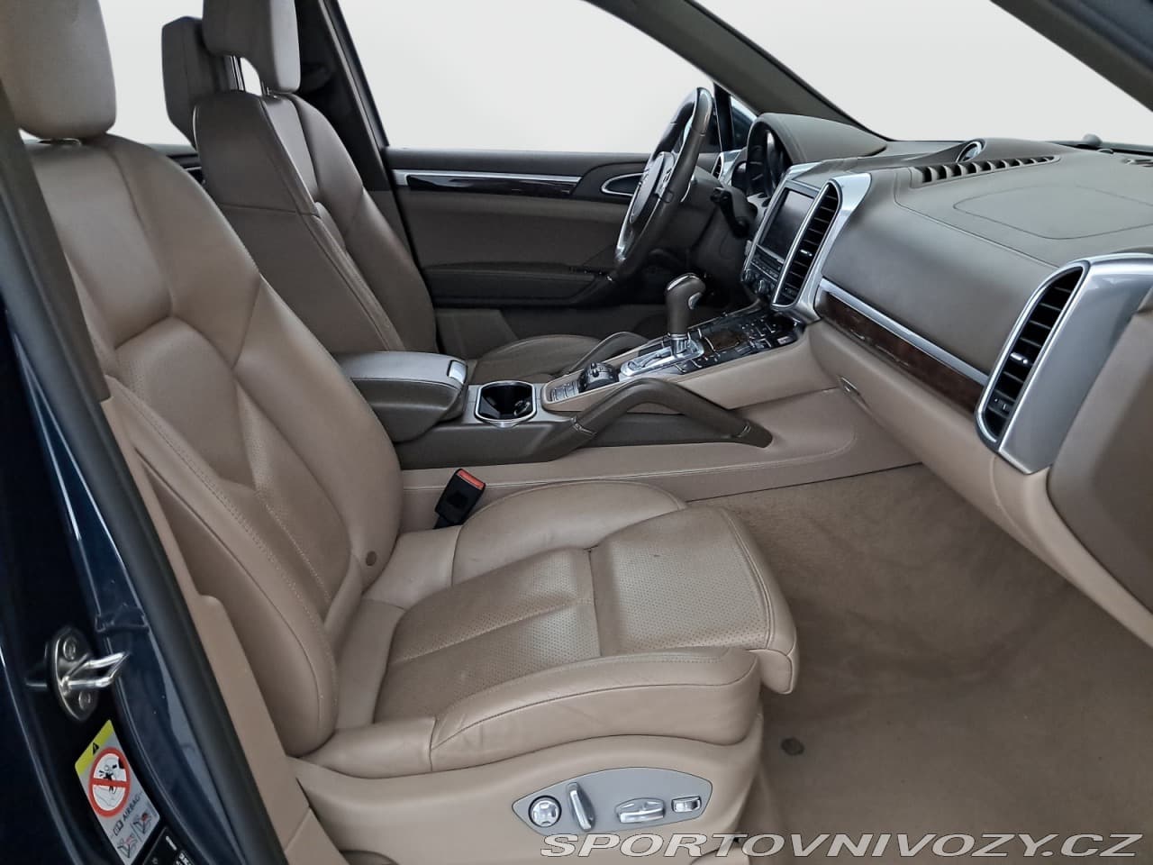 2011 Porsche CAYENNE - 9