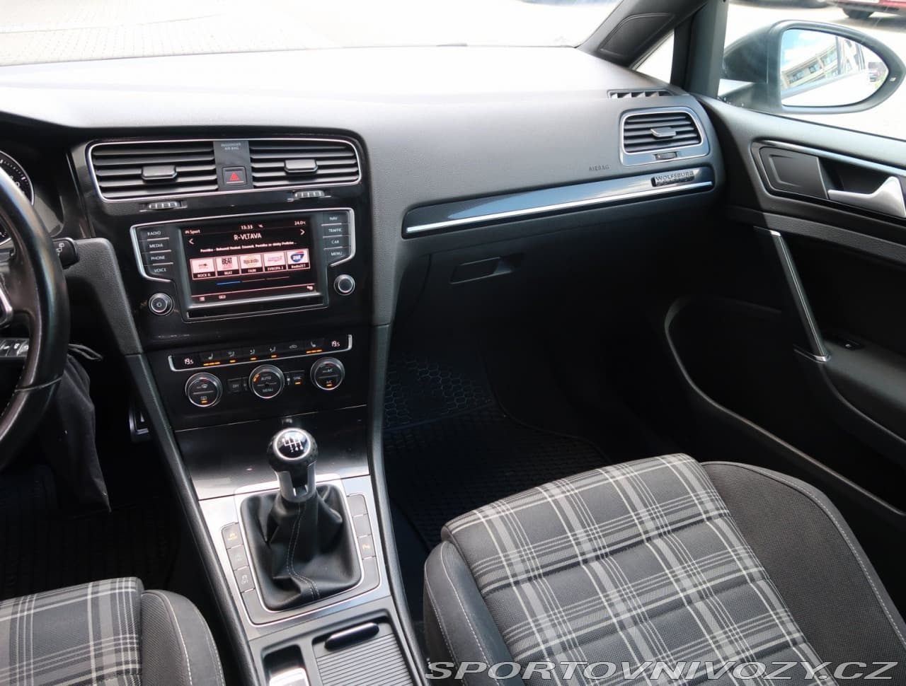 2016 Volkswagen GOLF - 8