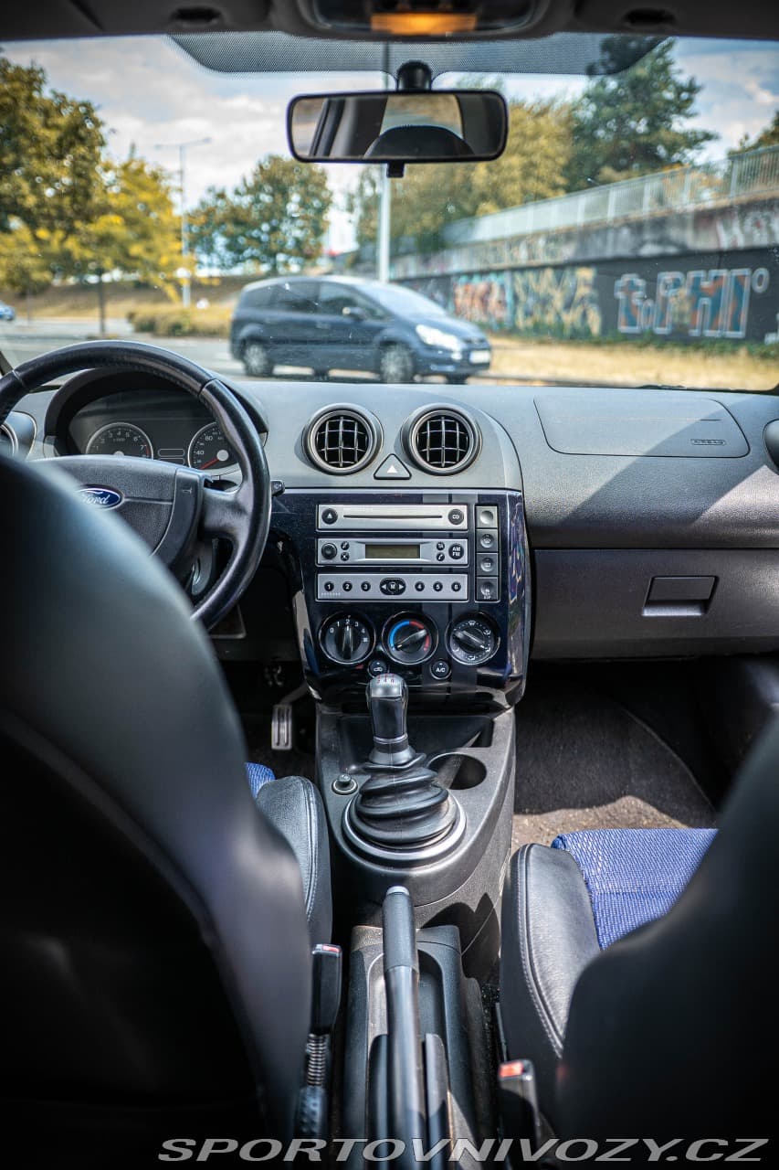 2005 Ford FIESTA - 10