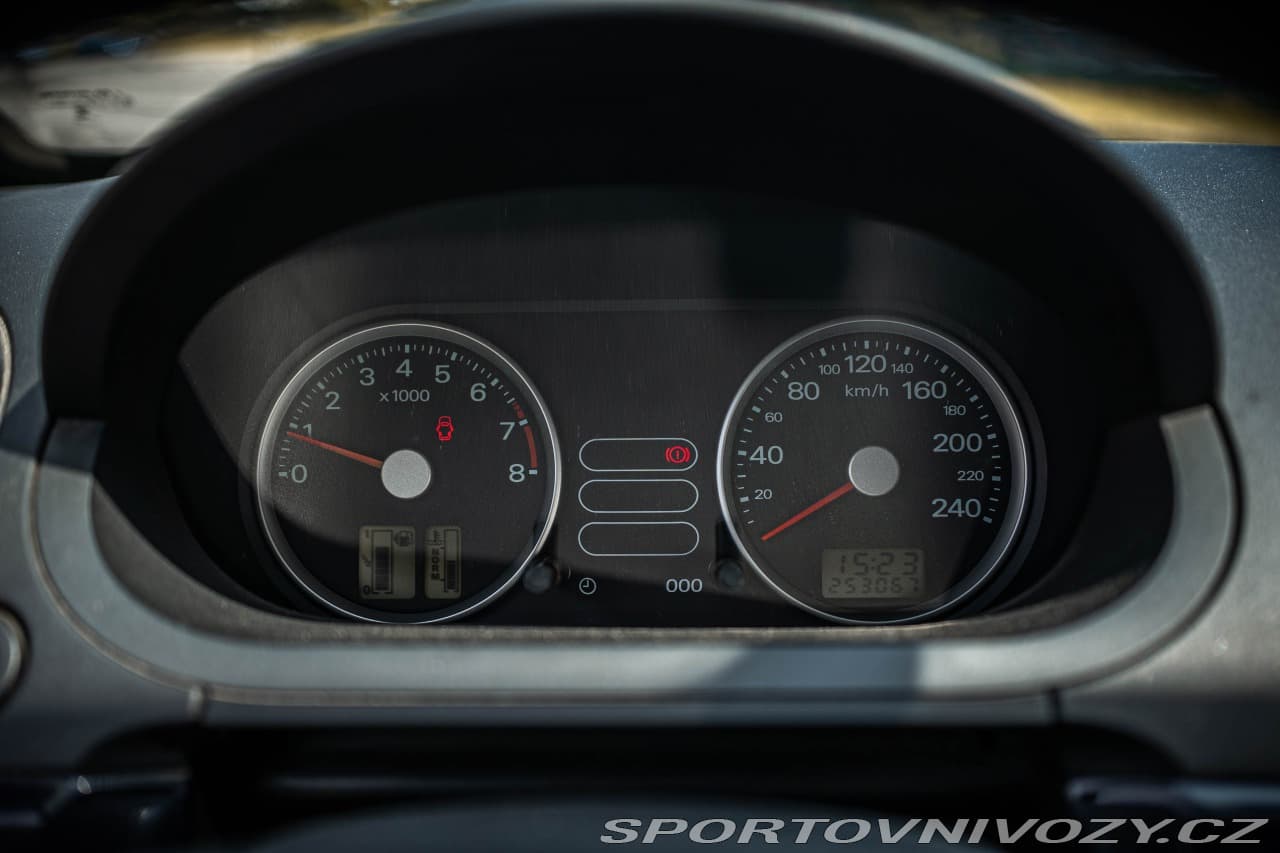 2005 Ford FIESTA - 11
