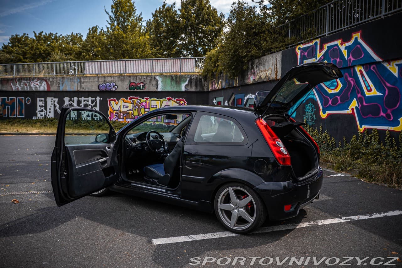 2005 Ford FIESTA - 12