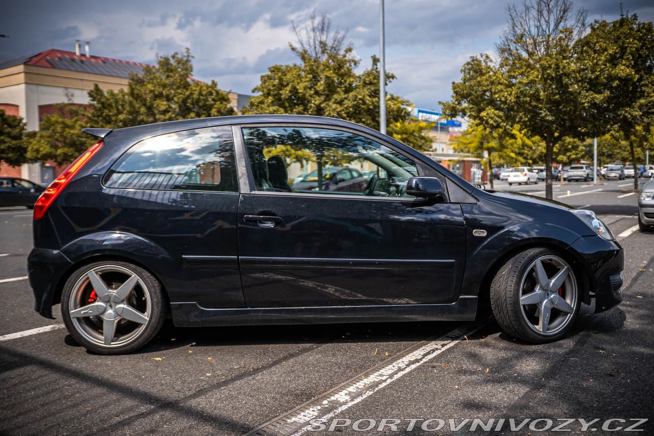 2005 Ford FIESTA - 15