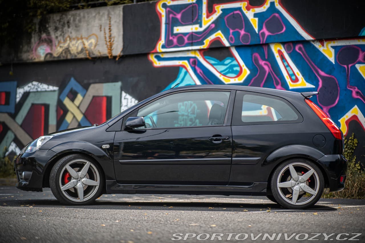 2005 Ford FIESTA - 18