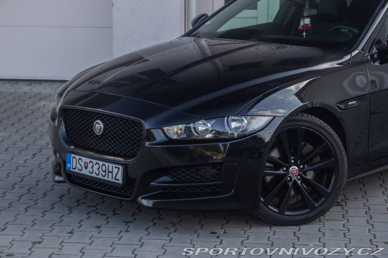 2019 Jaguar XE - 2