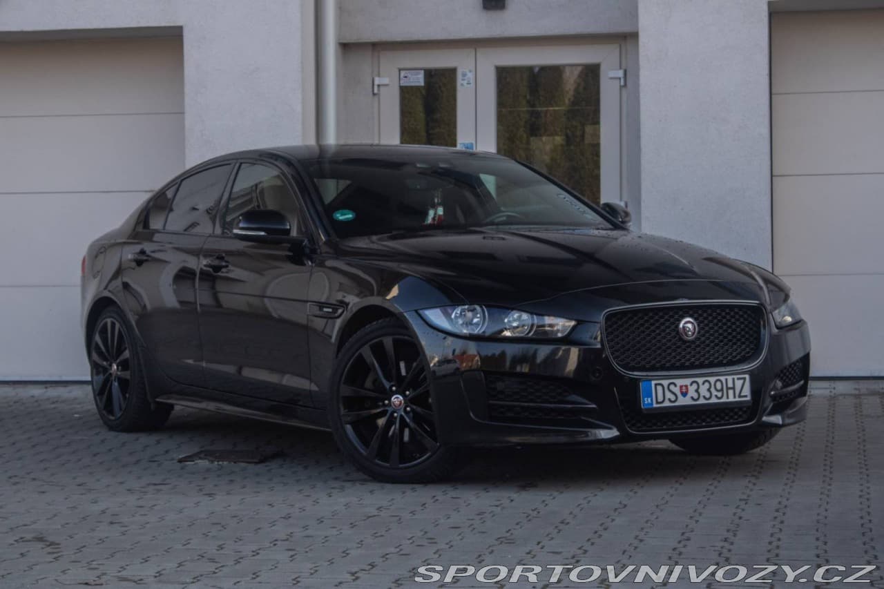 2019 Jaguar XE - 6