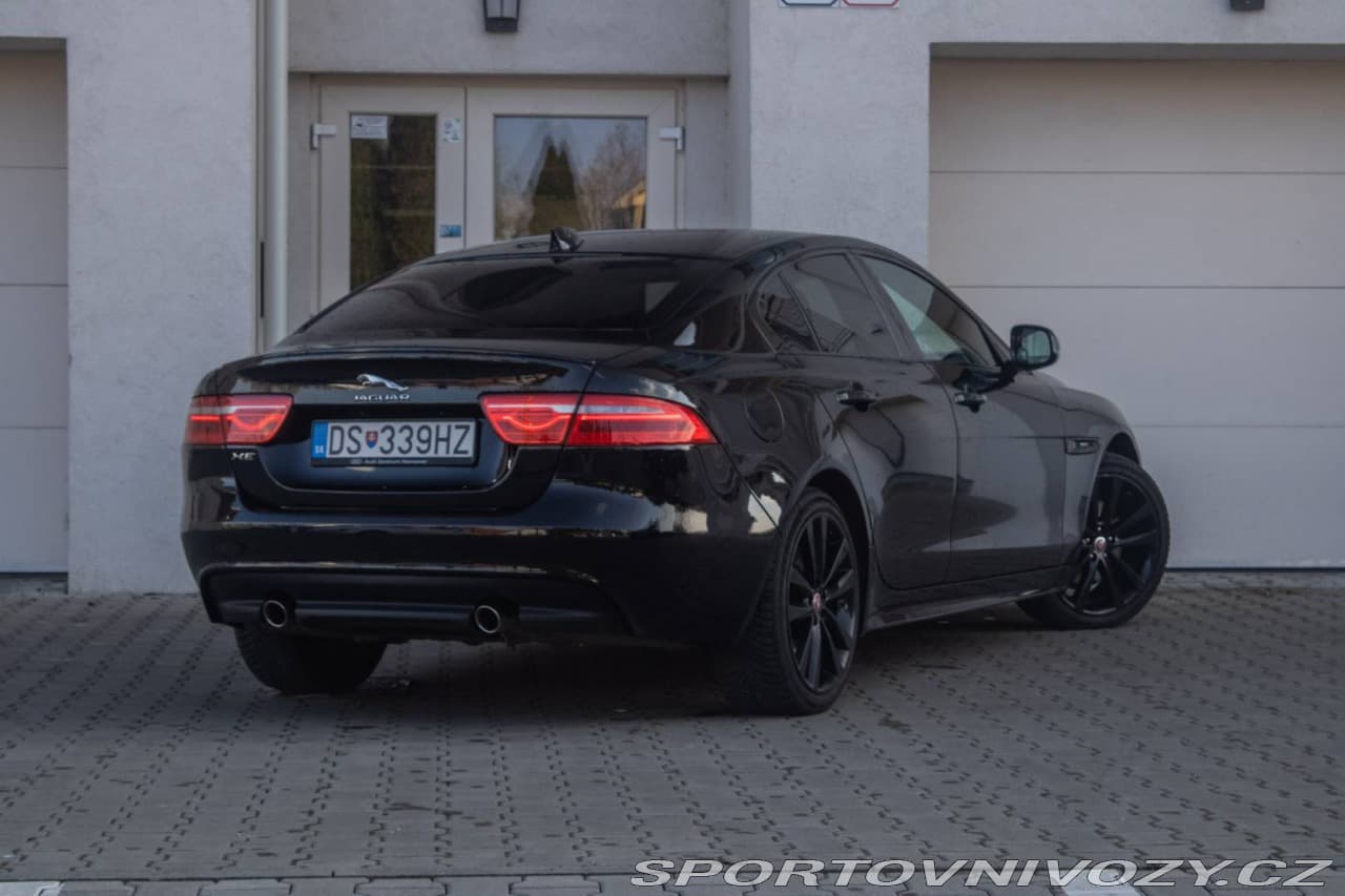 2019 Jaguar XE - 8
