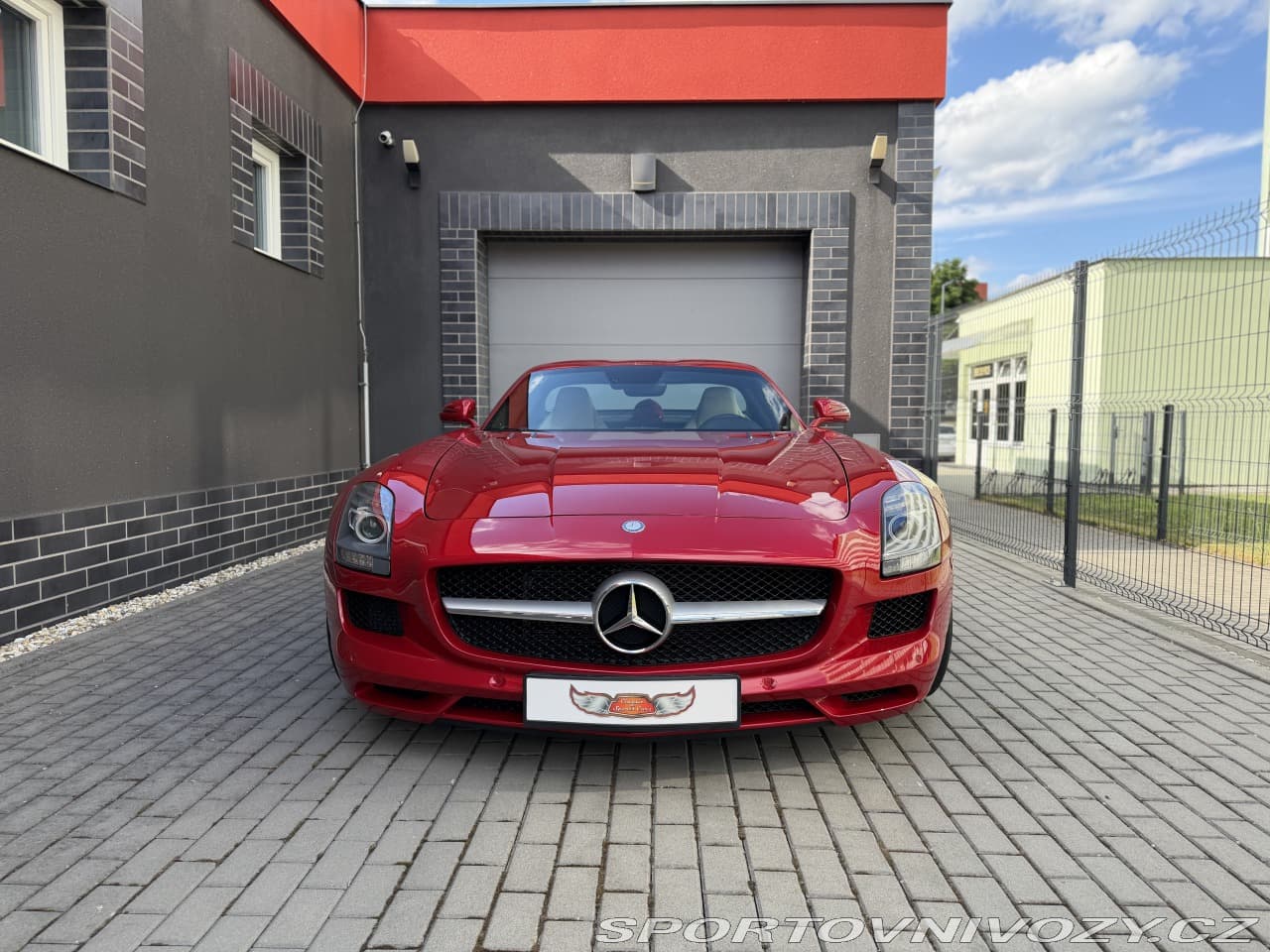 2010 Mercedes-Benz SLS - 3