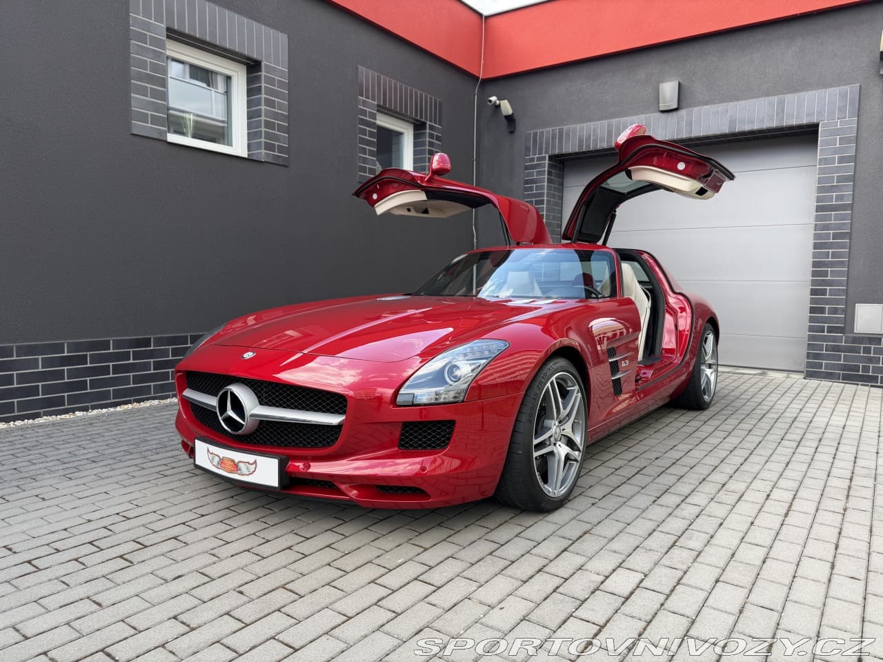 2010 Mercedes-Benz SLS - 7
