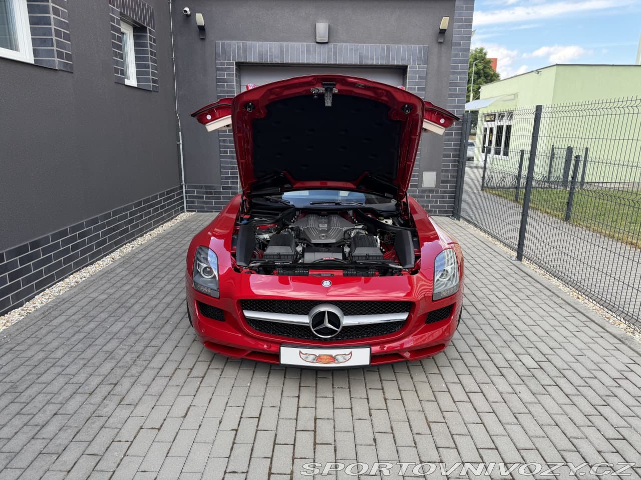 2010 Mercedes-Benz SLS - 9