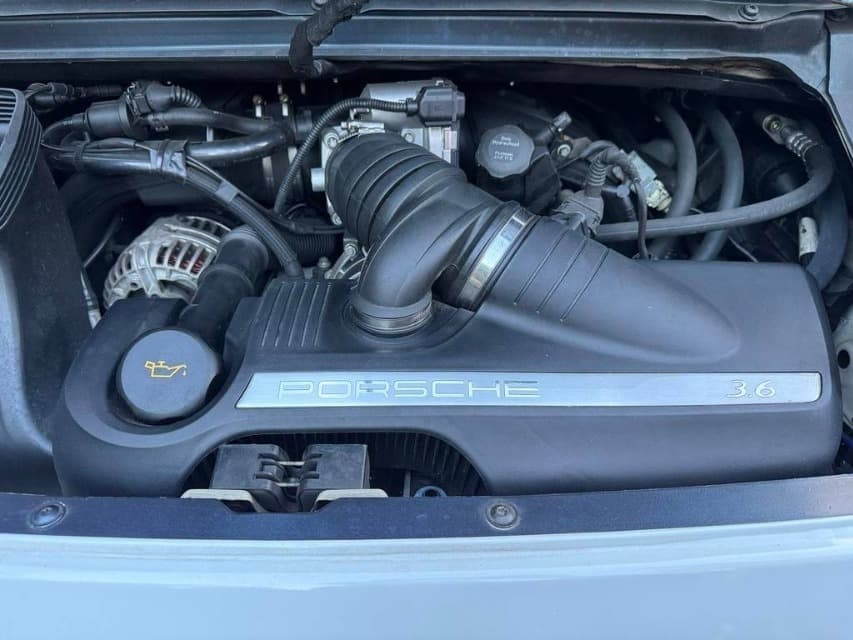 2005 Porsche 911 - 18