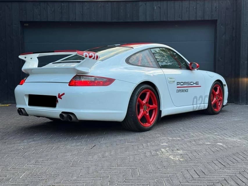 2005 Porsche 911 - 4