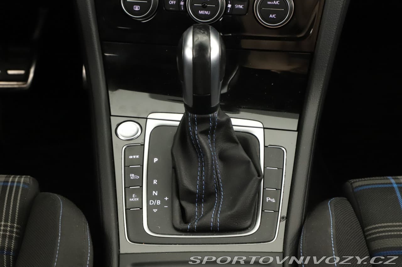 2020 Volkswagen GOLF - 13