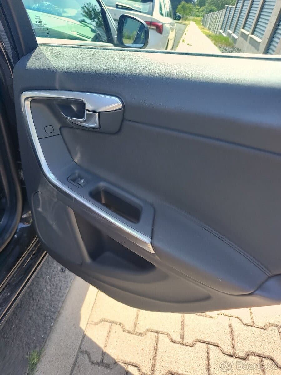 2013 Volvo V60 - 12