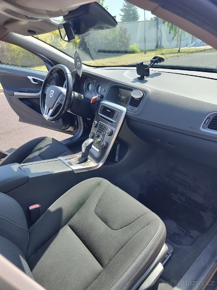 2013 Volvo V60 - 13