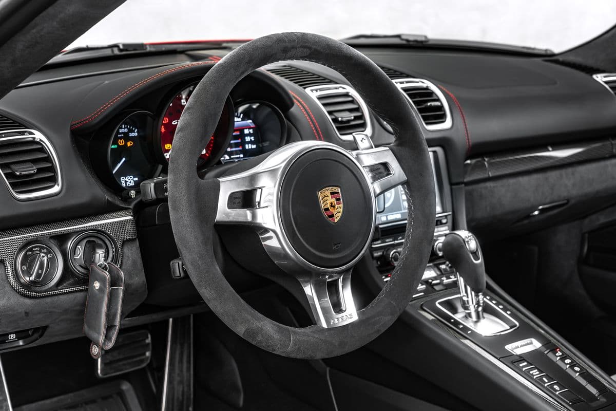 2016 Porsche CAYMAN - 16