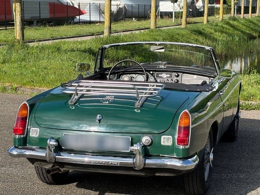 1967 MG MGB - 10