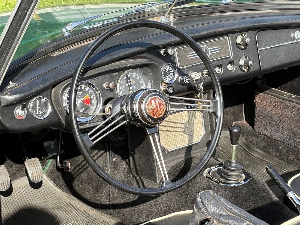 1967 MG MGB - 4