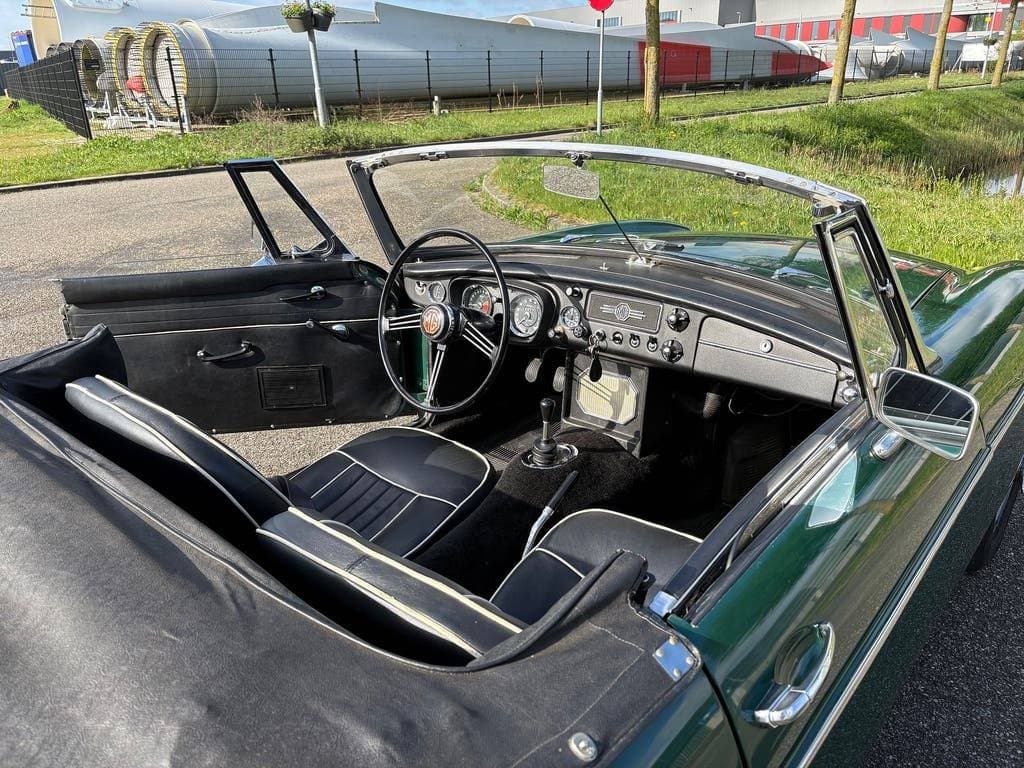 1967 MG MGB - 6
