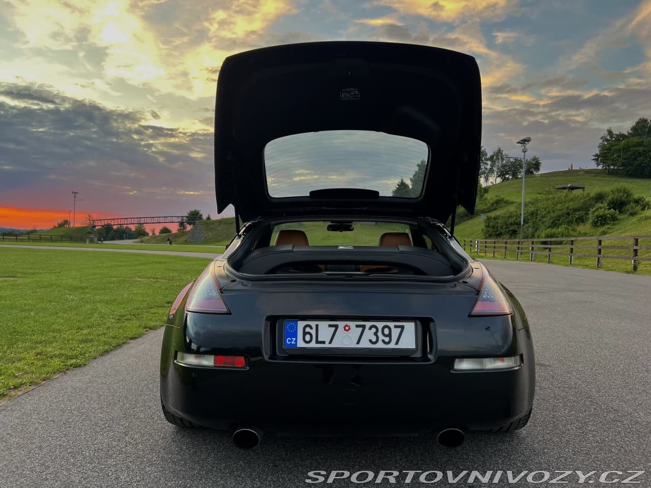 Nissan 350Z - 12