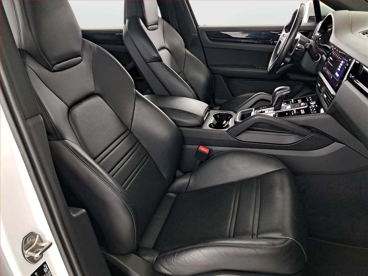 2023 Porsche CAYENNE - 9